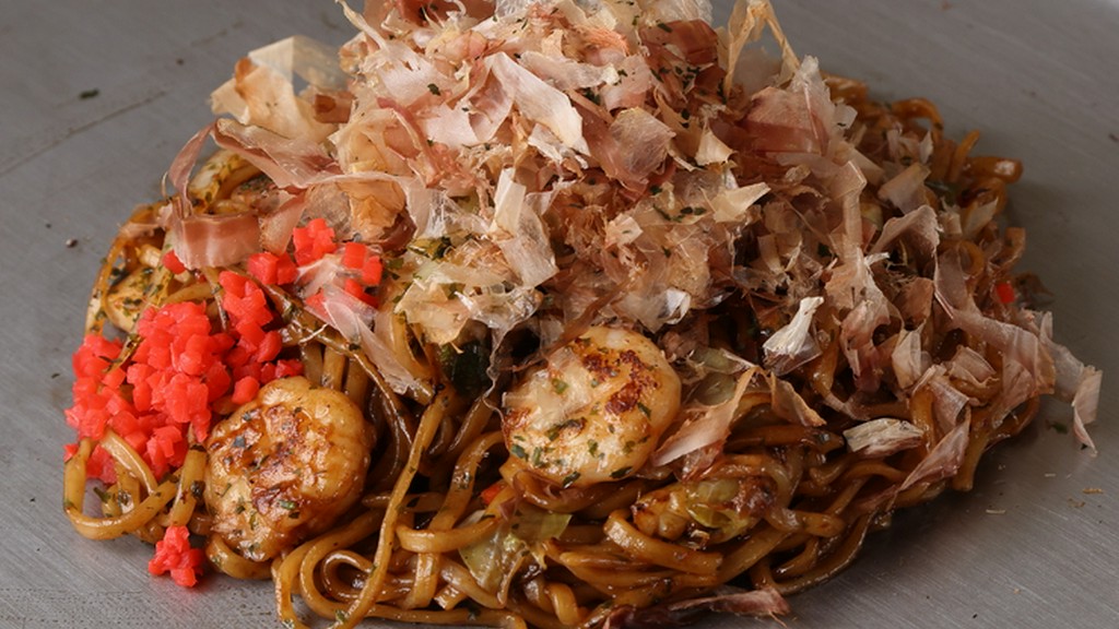 もちもち食感が自慢。生麺をゆがいて焼き上げる『焼そば』