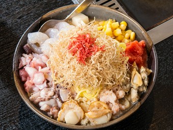 創業当時から愛される海鮮味『蔵スペシャルもんじゃ』1.5人前