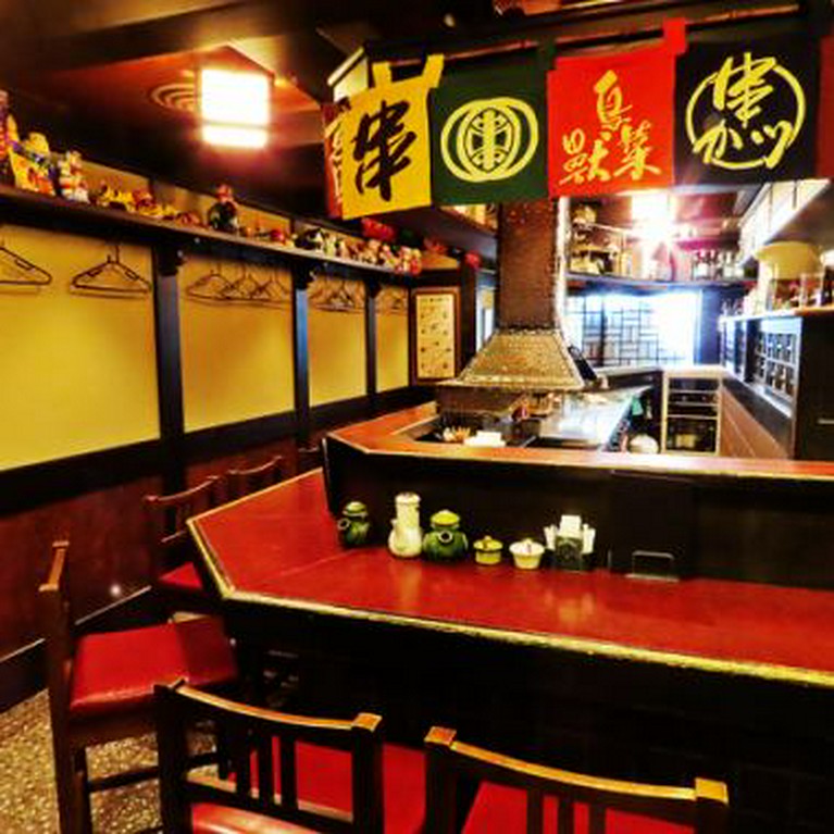 串の坊ならではの臨場感あふれるカウンター席