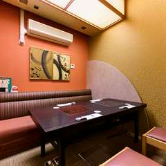 大小さまざまな個室席で大切な人との時間を優雅に