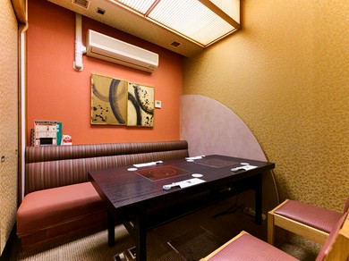 大小さまざまな個室席で大切な人との時間を優雅に