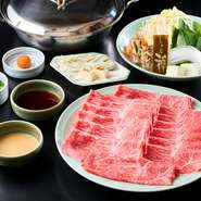 ＊総額表示となります。
＊しゃぶしゃぶとすき焼き両方召し上がる場合は、お一人様600円頂戴いたします。
＊食べ放題は同一メニュー、人数分のご注文より承ります。
＊食べ放題のご注文は21:30迄となります。
＊食べ放題は2時間となります。