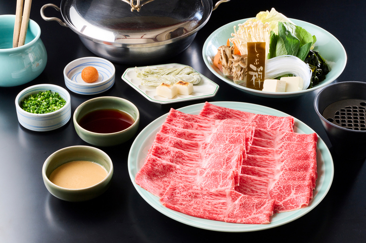 All-you-can-eat tiga jenis daging sapi hitam Jepang tanpa lemak dan keramahan shabu-zen