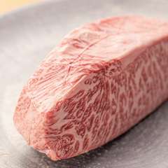 上質な赤身・脂の織りなす、濃密な味わい『サーロイン』