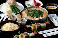 やま中創業の地、大橋にある「本店」でこだわり抜いたコース料理をご堪能ください。