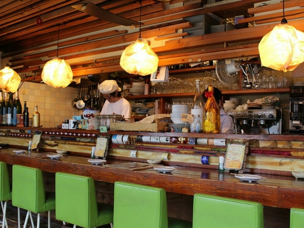 木のぬくもりが心地よい、こだわりのつまった素敵な空間