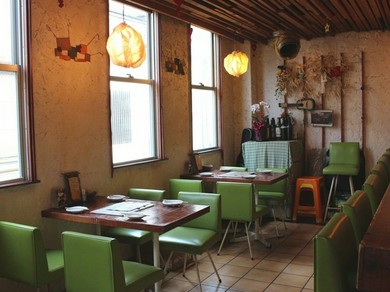 普段使いから記念日まで、幅広いデートシーンに対応