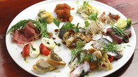 目にも華やかな『本日のアンティパストいろいろ盛り合わせ』