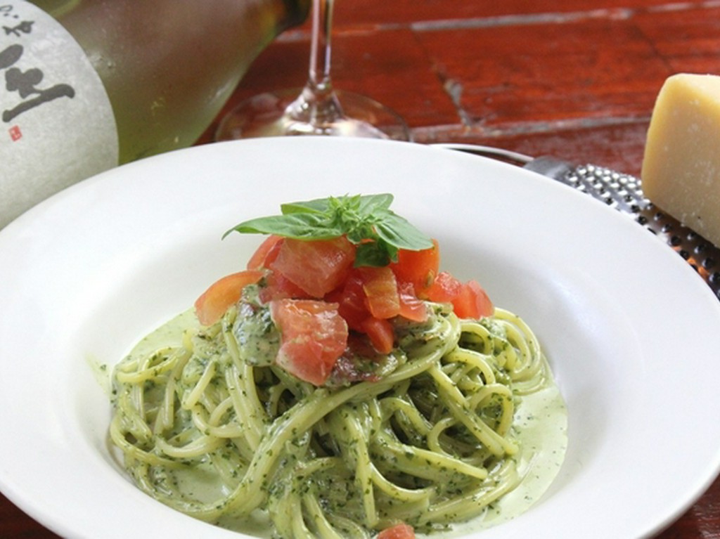 濃厚なクリームソースが味わい深い『ACHAHO風ジェノベーゼ』