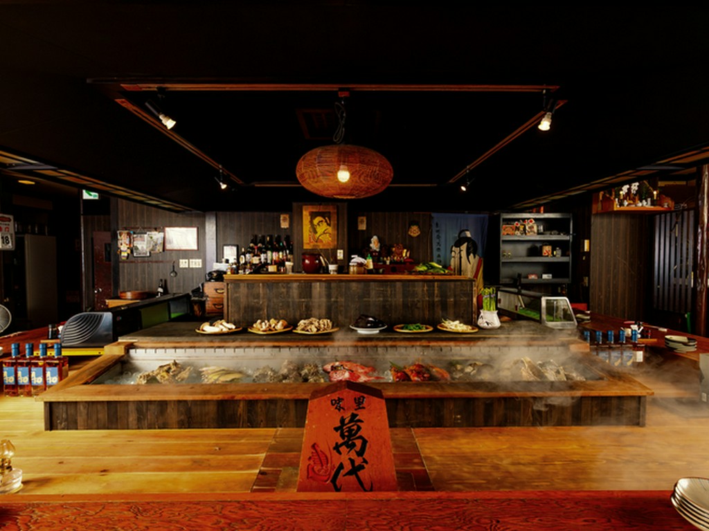 注文から提供まで、料理を楽しく食べられる『炉端焼き』