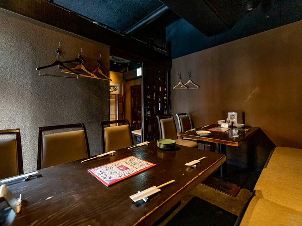 ゆったりとした時間を過ごすことができる、2階の掘りごたつ個室