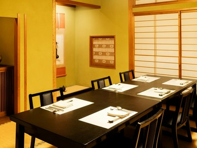 接待の場にふさわしい和室と、極上の肉料理をご用意
