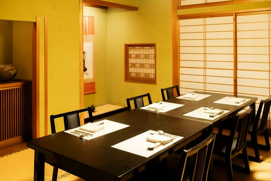 接待の場にふさわしい和室と、極上の肉料理をご用意