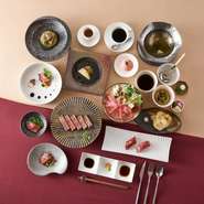 当店最高級メニュー
シャトーブリアンのステーキや
サーロインのしゃぶしゃぶを味わっていただける近江牛尽くしのコースです。