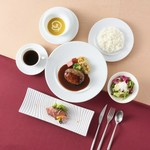 ・和風ローストビーフ
・近江牛（150g）
・野菜盛り合わせ
・近江米こしひかり
・香の物
・シャーベット