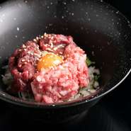 生で食べれるのは馬刺しだけでなくユッケやネギトロもございます。味・食感の違いをお楽しみください。
