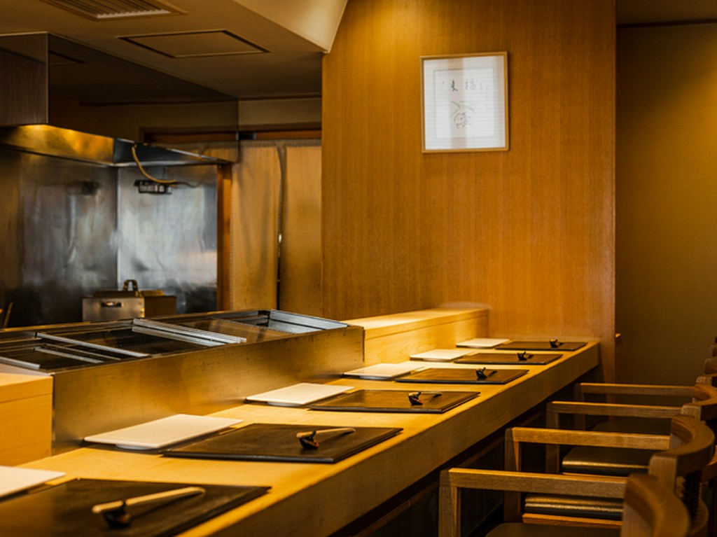 二人のペースを守りながら、食事もスムーズに楽しめるように