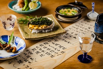 寿司と共に、趣向を凝らした一品料理も楽しめる『おまかせコース』