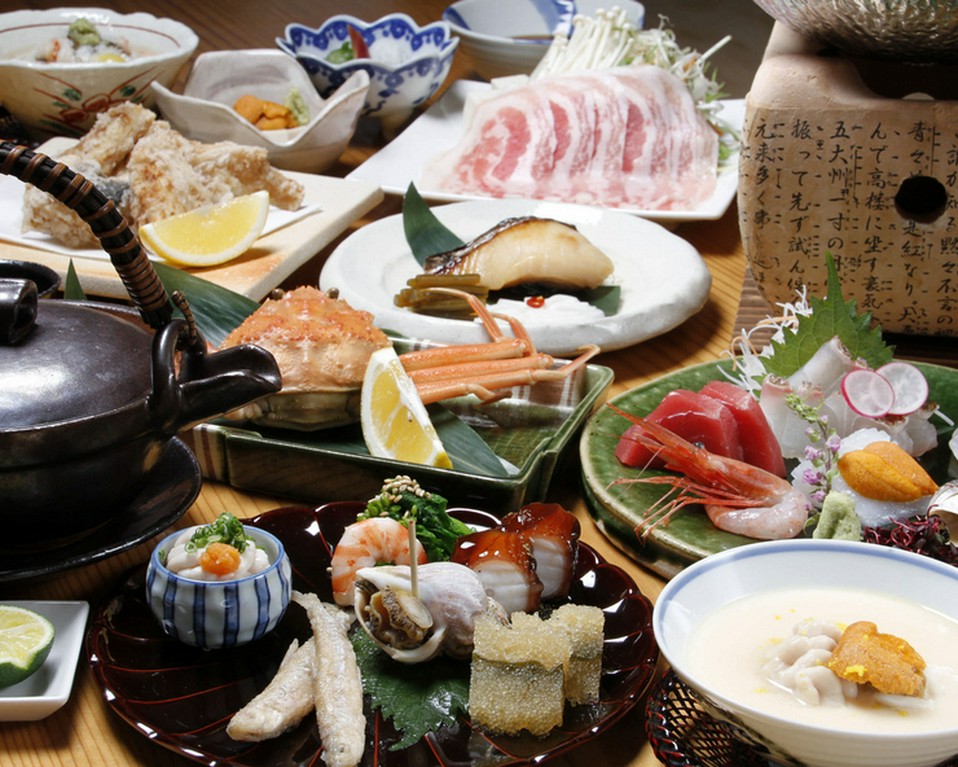 料理人の真骨頂。季節を追うように食材も内容も変わっていく『おまかせ会席コース』