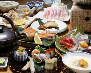 料理人の真骨頂。季節を追うように食材も内容も変わっていく『おまかせ会席コース』