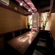 完全個室での会食は、プライバシーを重視しつつ上質なサービスが贅沢なひとときをつくり出します。【一頭両騨】での食事が、ビジネスの成功を後押しするための場所となるはず。