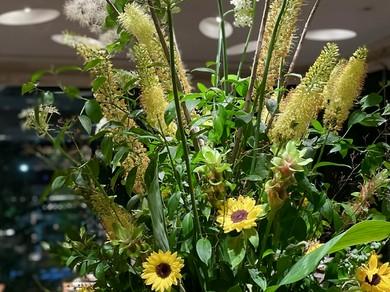 花と緑に包まれる丸の内のオアシス。季節を感じる上質な空間