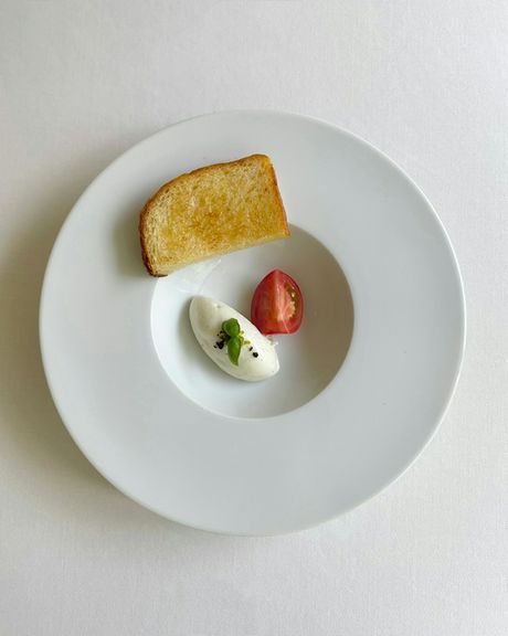 自然と共に、旅の一皿『“Voyage”Chef's Recommendation　〜五味への旅〜（ディナー）』