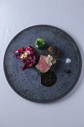 青ヶ島産・幻の和牛が織りなす至高の一皿『東京ビーフのロティ』