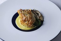 甘鯛の鱗焼き ムール貝のリゾット サフラン香るソースヴァンブラン
