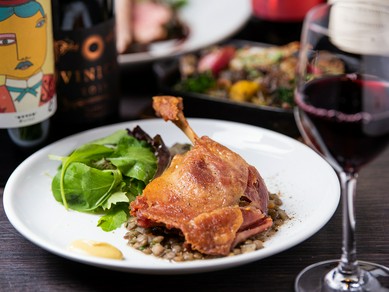 世界各国よりセレクトされた約100種のオススメワイン