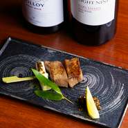 料理人は、色彩感覚を大事に料理をつくります。そのため、味付けはもちろん、盛り付けによって目で楽しませることや身体に優しい料理を提供することにこだわりを持っています。