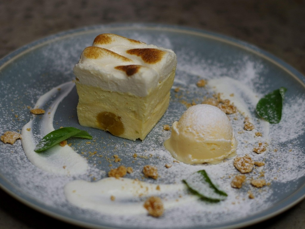 3層仕立てのチーズケーキにすることで、食感と風味の調和が絶妙な『安納芋のチーズテリーヌケーキ』