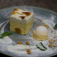 3層仕立てのチーズケーキにすることで、食感と風味の調和が絶妙な『安納芋のチーズテリーヌケーキ』