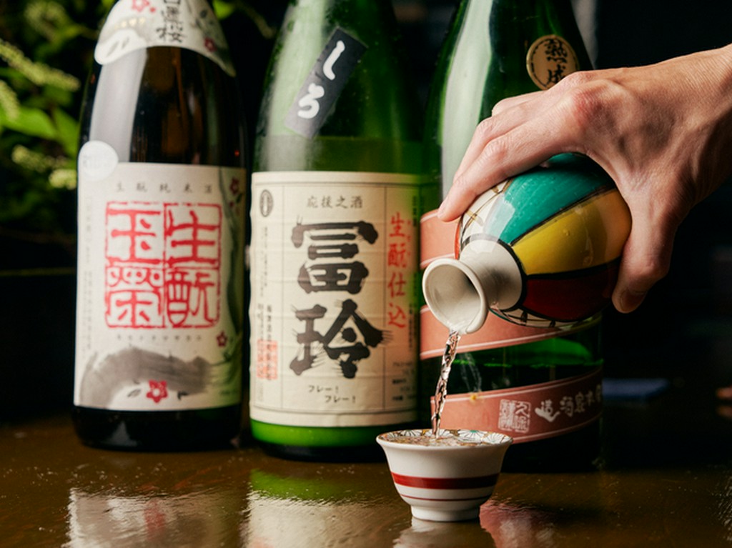 料理を引き立てる、日本酒に焼酎。自家製ハイボールも人気。
