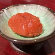 本場福岡の明太子をご提供しております。強い辛みとだしのきいた絶品明太子です。