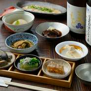 季節の京野菜をふんだんに使い、京都の味わいを現代風にアレンジした料理を揃えています。素材の個性を活かす丁寧な調理で、優しい味わいに仕上げた料理は、大人の女子会にも最適です。