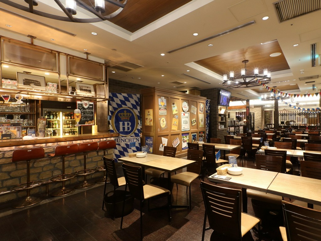 ビールを飲みながら、パブリックビューイング