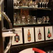 世界のビールに合わせて、アメリカやイタリア、スペインなどいろいろな国の料理をテーマにしたコースが用意されているのが魅力。生ビールも含む飲み放題が付いていて、飲み会に重宝します。