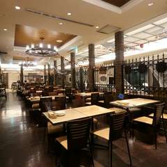 バンケットルームなら、最大180名までの立食パーティーが可能