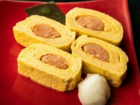 自然豊かな福岡県の里山で育った「うちのたまご」と、福岡の老舗【浅田屋】の、粒が際立つ明太子を使った一品。お好みで大根おろしをのせ、甘い九州醤油を少しかければ、まろやかなハーモニーが生まれます。