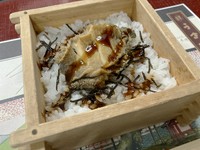 うまや創業以来の伝統。唐津・川島豆腐店のざる豆腐や備長炭串焼など代表的な料理を集め、あえて少量で構成