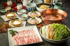 ~うまや流とんこつスープで食す黒豚しゃぶし ゃぶ鍋で温かいひと時を~
