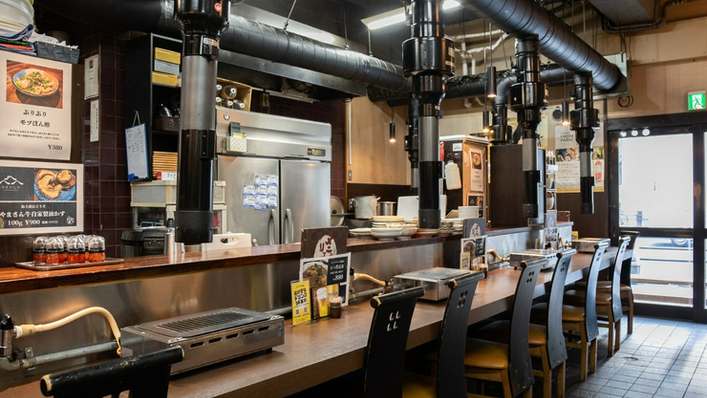 カウンター席での焼肉デートで感じる、程良い親密感がうれしい