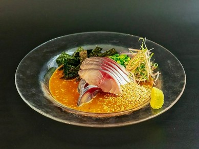 多彩な料理を食べられる飲み放題付きのコース料理