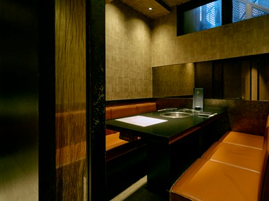 焼肉のイメージとは一線を画す、洗練された空間