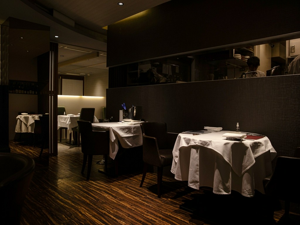 星付きの正統派フレンチながらも、リラックスできる雰囲気