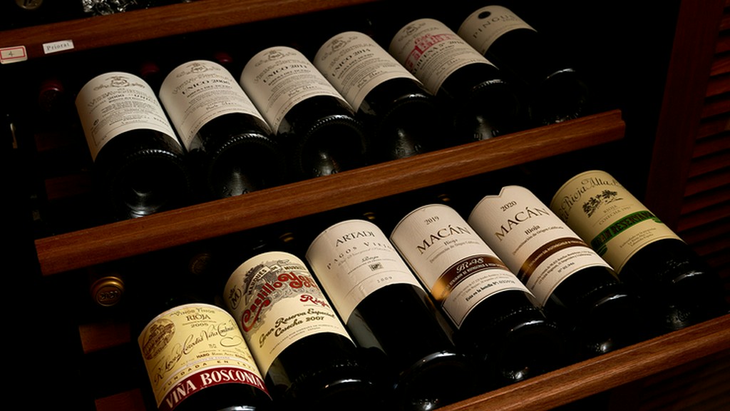 スペイン産を中心に約120種が集い、レア銘柄や品種も充実！