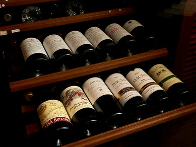 スペイン産を中心に約120種が集い、レア銘柄や品種も充実！