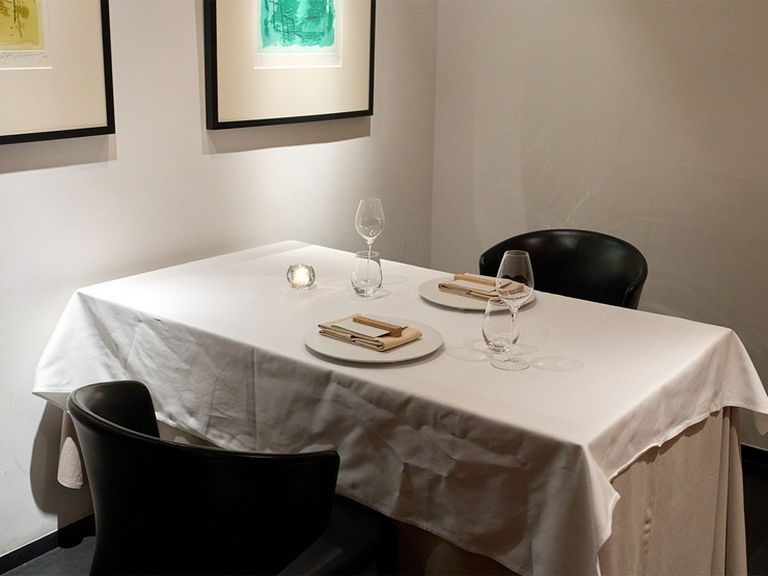 幅広いシーンに対応する三つの空間があり、完全個室も完備