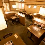 友人同士での気兼ねない食事・飲みの席にもオススメ。女子会利用にもピッタリです。お昼の部ではこだわりのうなぎなどを気軽に楽しめる、ランチメニューも用意。少し贅沢なランチ女子会を繰り広げてみませんか。